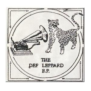 DEFF LEPPARD - The Def Leppard E.P. - White Satin WOVEN PATCH 10cm x 10 cm DEFF LEPPARD - The Def Leppard E.P. - White Satin WOVEN PATCH 10cm x 10 cm